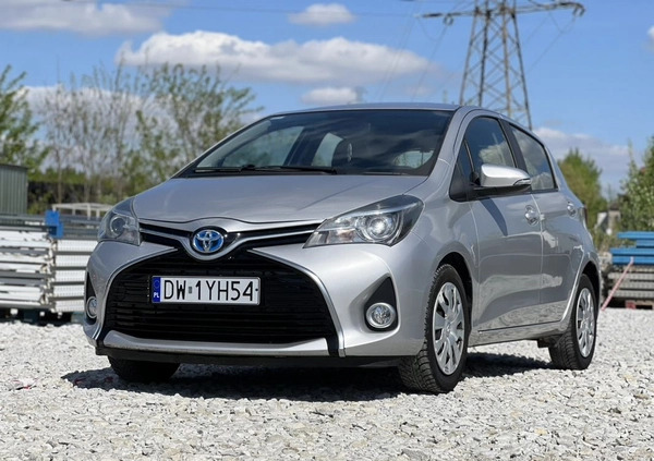 Toyota Yaris cena 35500 przebieg: 146200, rok produkcji 2015 z Wrocław małe 562